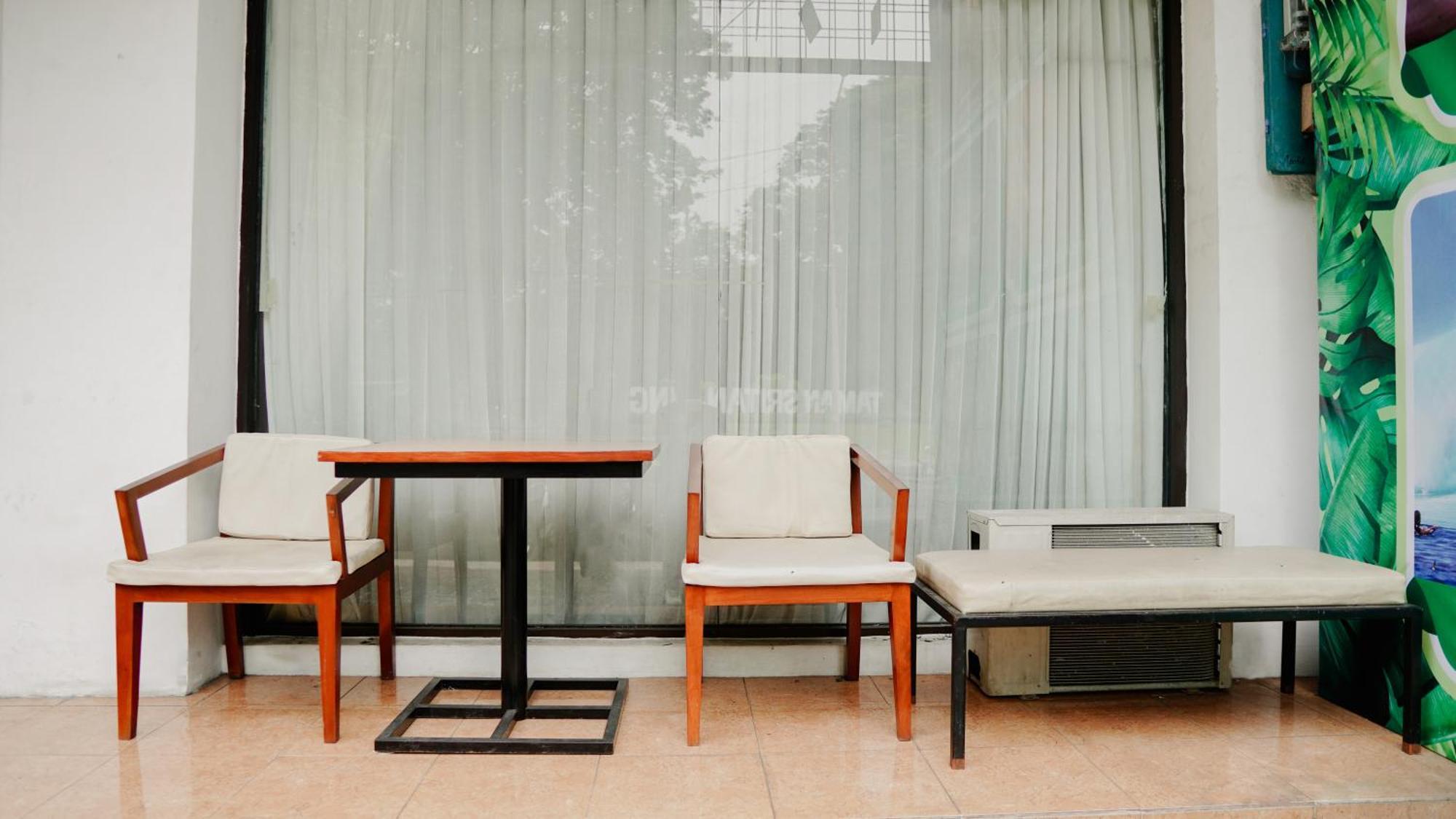 Dormitory Tourism Sritanjung Banyuwangi By Gajahsora Management Kültér fotó