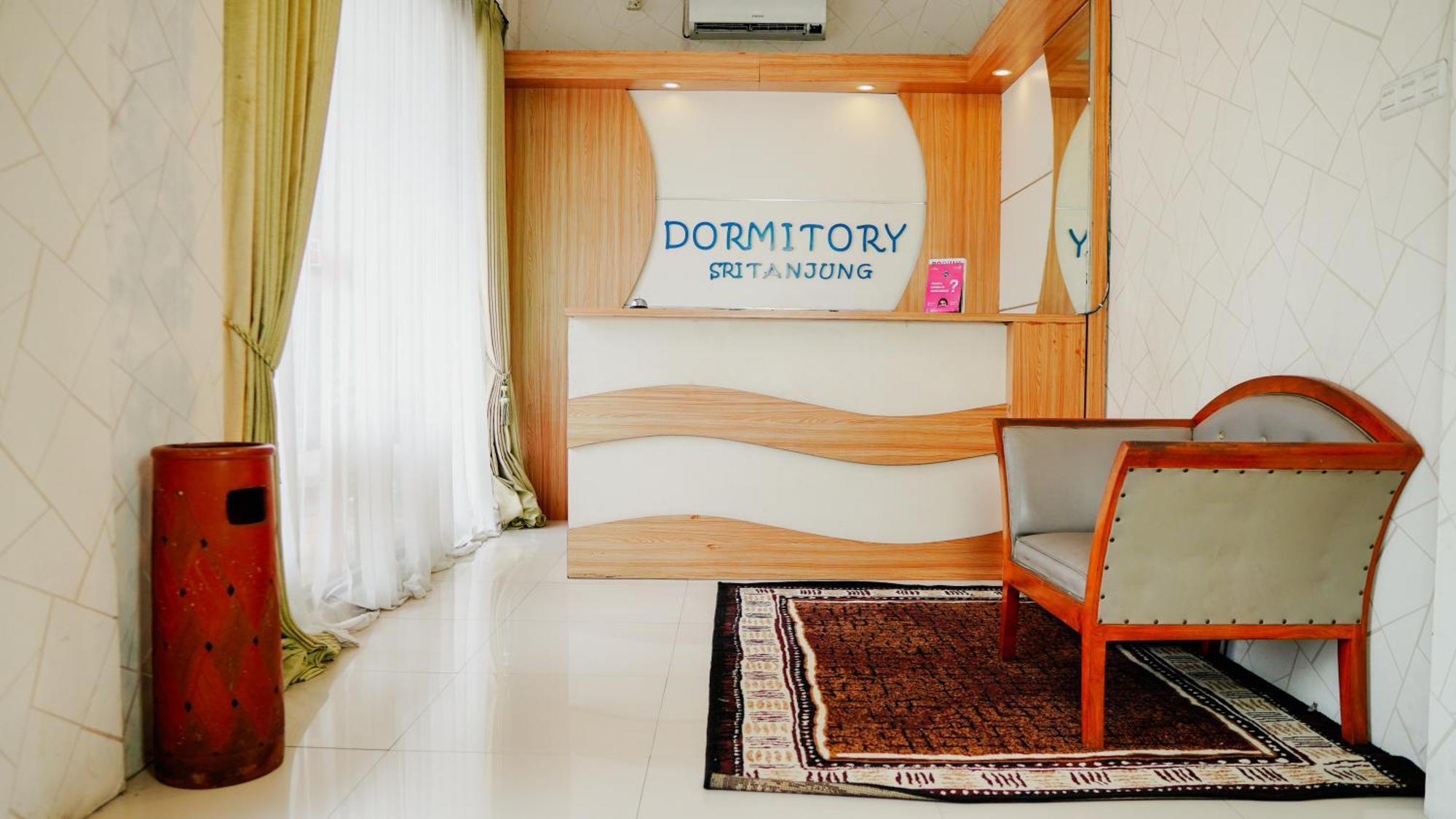 Dormitory Tourism Sritanjung Banyuwangi By Gajahsora Management Kültér fotó
