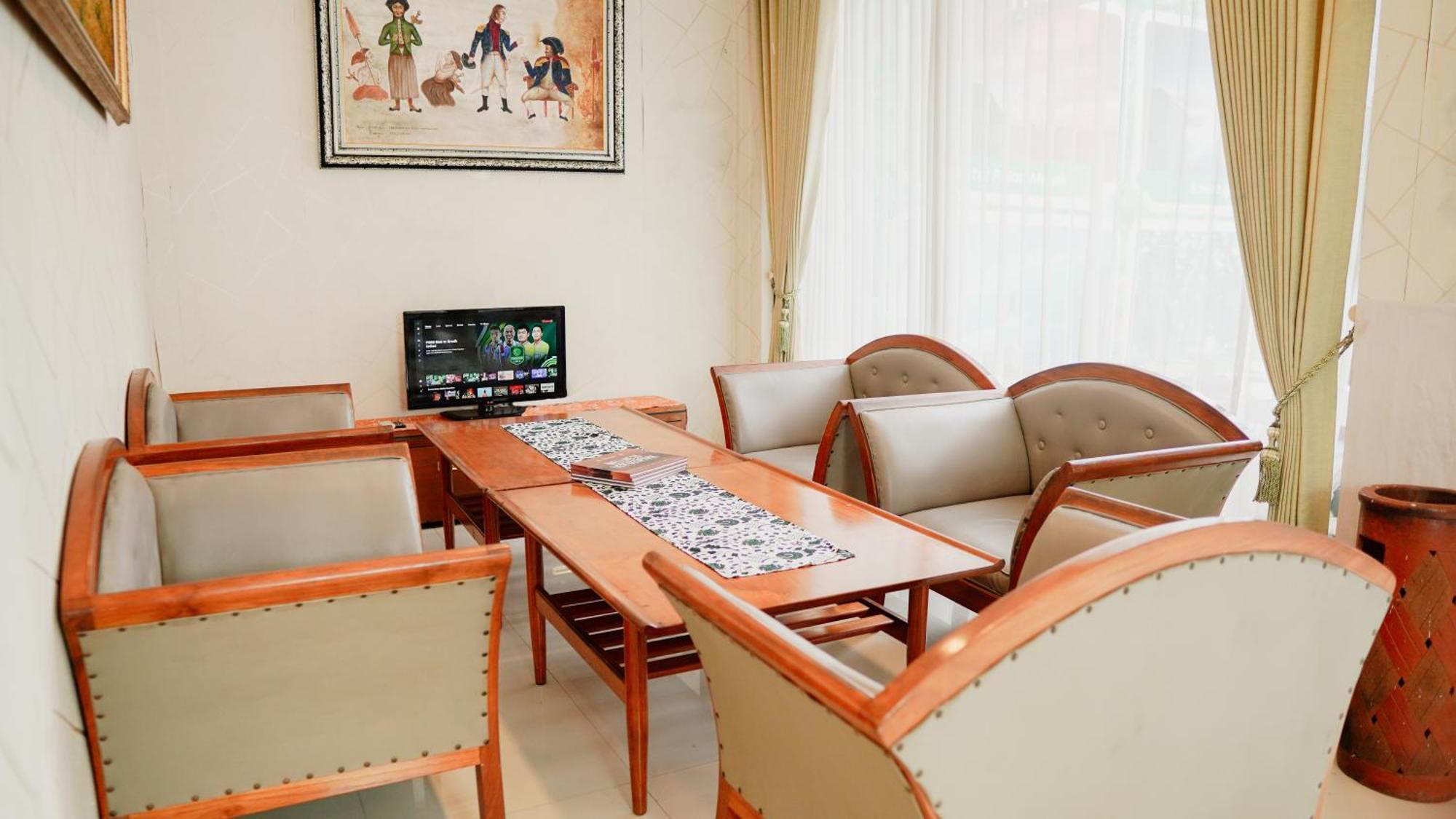 Dormitory Tourism Sritanjung Banyuwangi By Gajahsora Management Kültér fotó