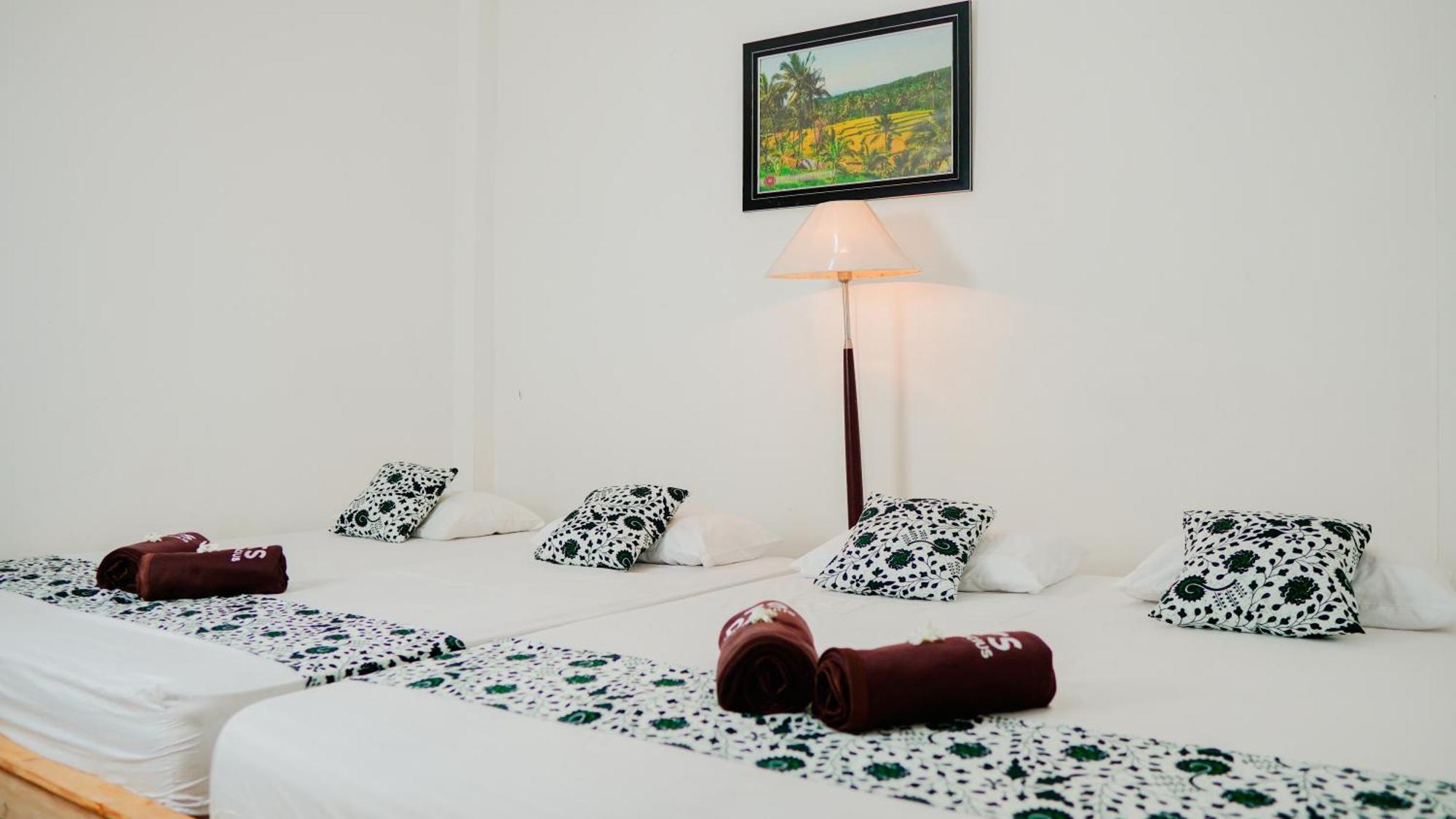 Dormitory Tourism Sritanjung Banyuwangi By Gajahsora Management Kültér fotó