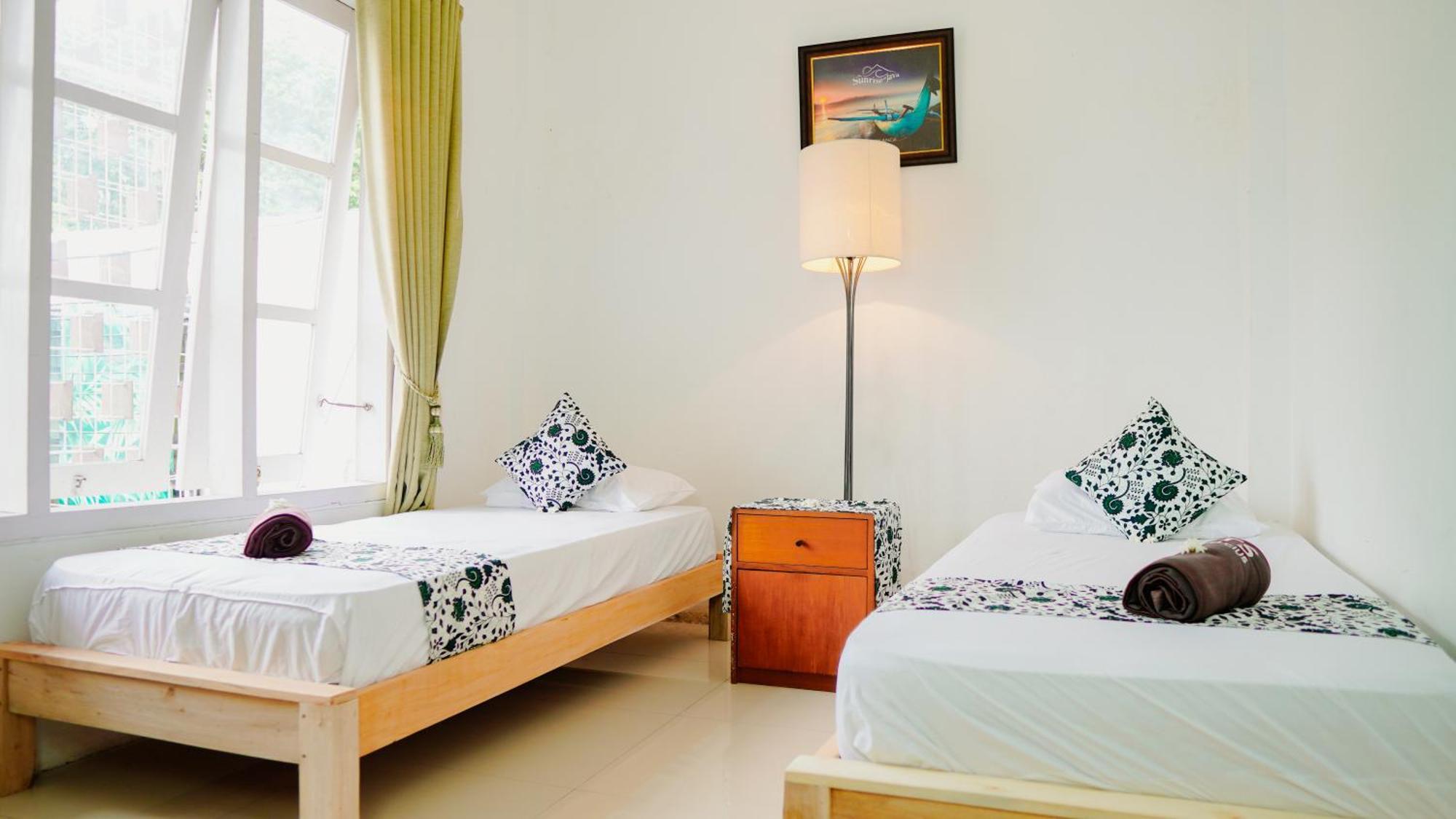 Dormitory Tourism Sritanjung Banyuwangi By Gajahsora Management Kültér fotó
