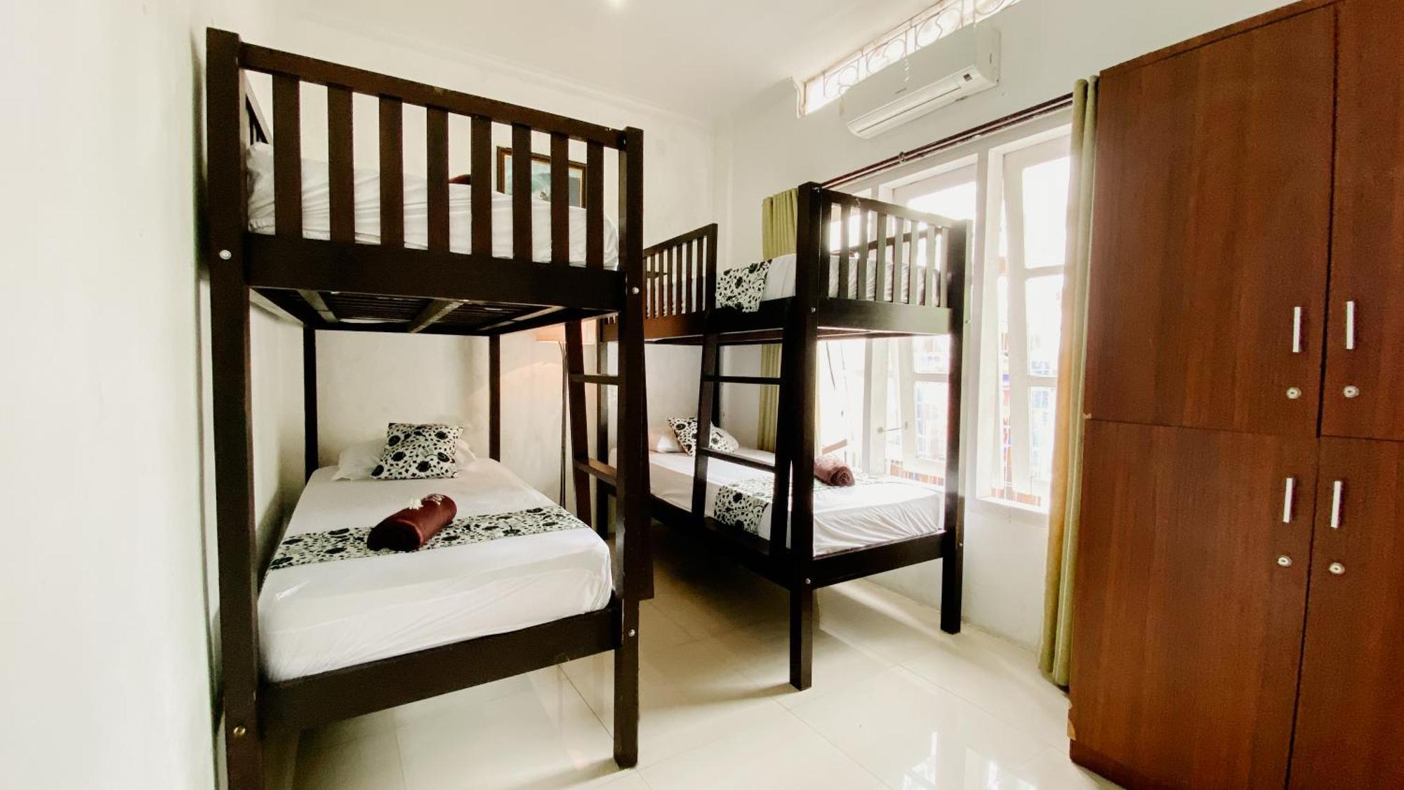 Dormitory Tourism Sritanjung Banyuwangi By Gajahsora Management Kültér fotó