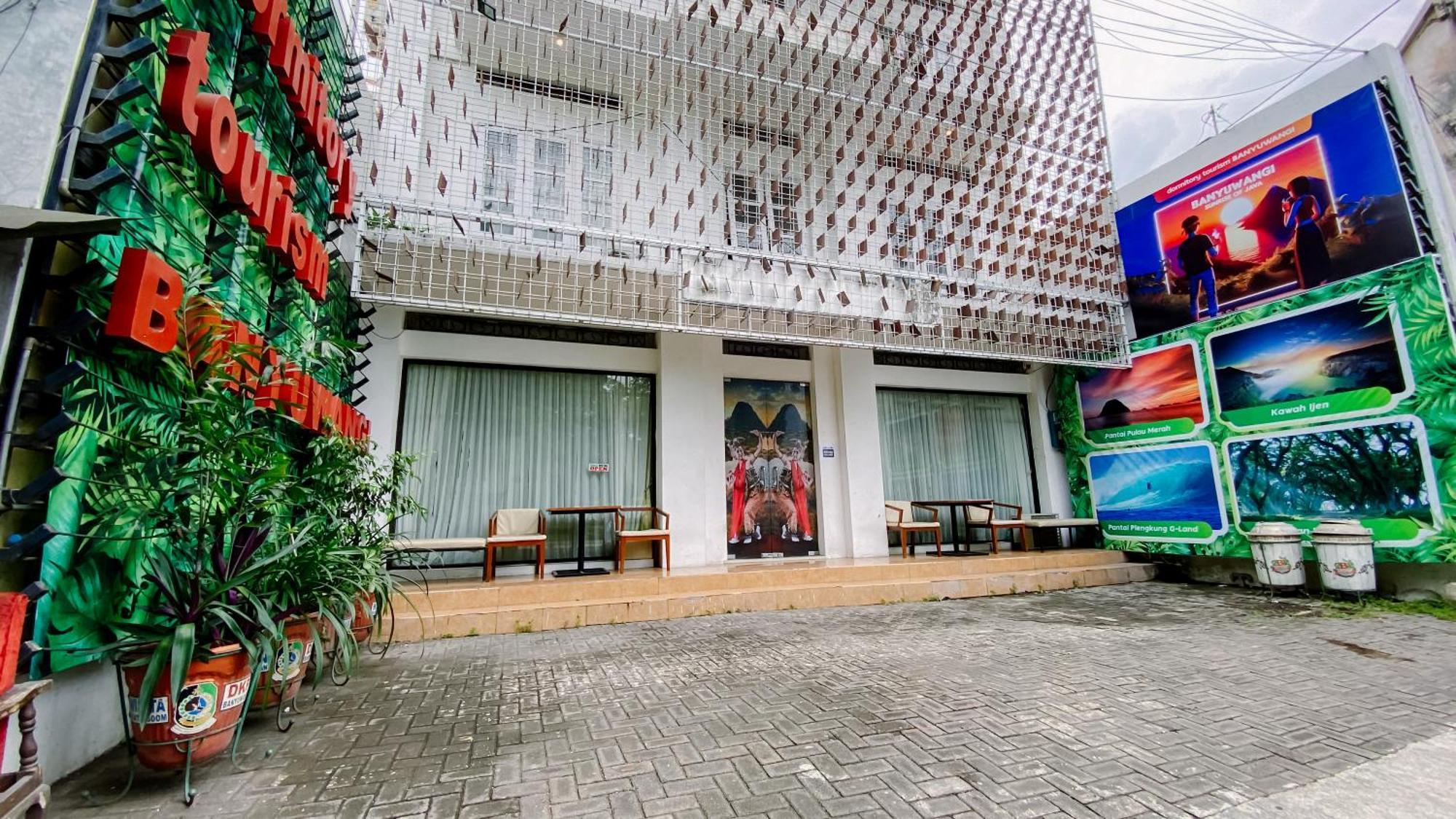 Dormitory Tourism Sritanjung Banyuwangi By Gajahsora Management Kültér fotó